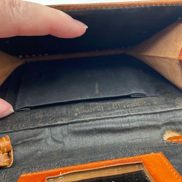 Vintage Peru hand tooled little vintage handbag -shoulder bag. - Picture 7 of 11